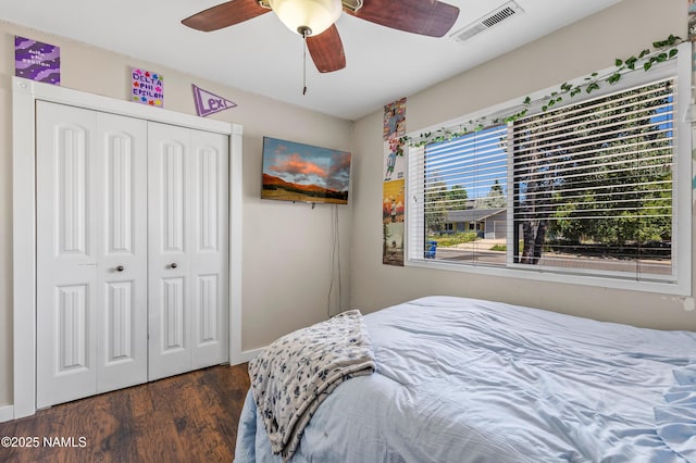 3425 W Mountain Dr, Flagstaff, AZ 86001 - bedroom with a closet, wood finished floors, and ceiling fan