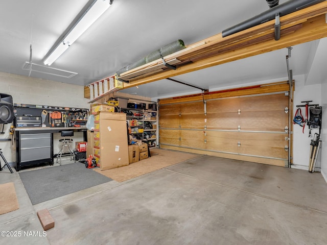 3114 N Connor St, Flagstaff, AZ 86004 - garage with a workshop area