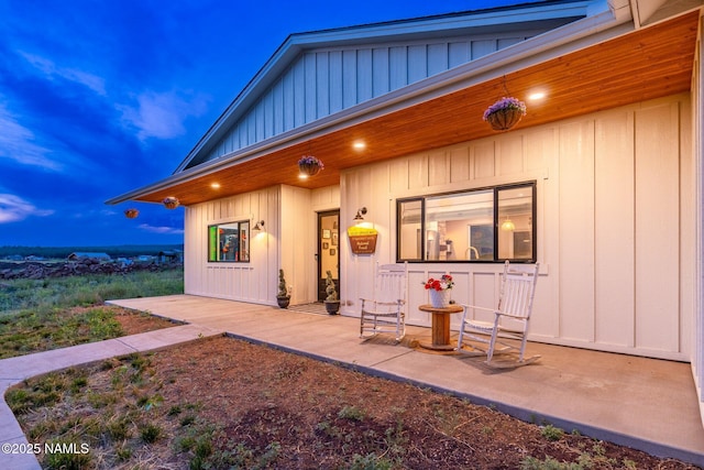 6552 Kelsey Springs Way, Flagstaff, AZ 86001 - view of front of home with board and batten siding