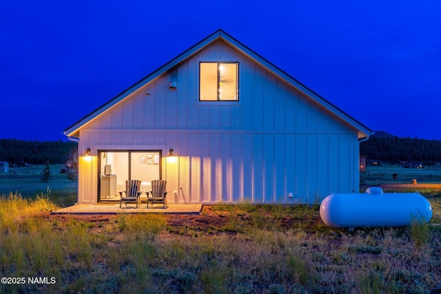 6552 Kelsey Springs Way, Flagstaff, AZ 86001 - back of house at twilight with board and batten siding