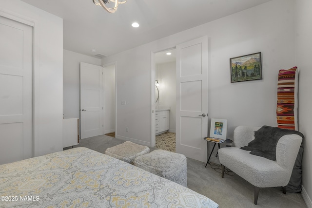 carpeted bedroom featuring recessed lighting, baseboards, and connected bathroom