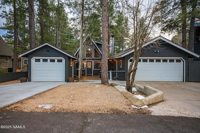 view of front facade with a garage and driveway