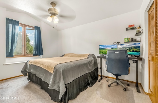 2606 N Fremont Blvd, Flagstaff, AZ 86001 - carpeted bedroom featuring baseboards, lofted ceiling, a desk, and a ceiling fan