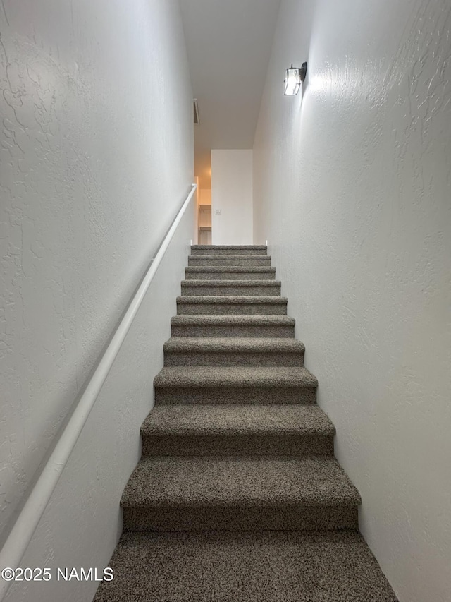 1807 N Main St, Flagstaff, AZ 86004 - view of stairway