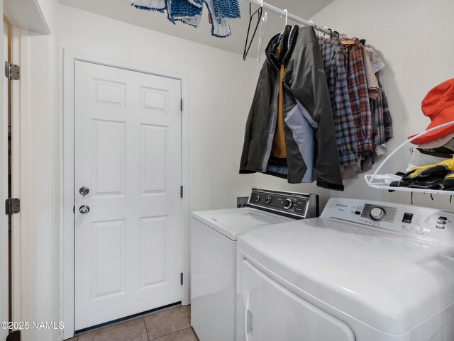 9123 W Arden Ln, Bellemont, AZ 86015 - laundry room with laundry area, washing machine and dryer, and light tile patterned flooring
