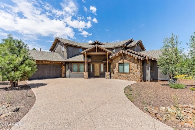 craftsman house featuring a garage