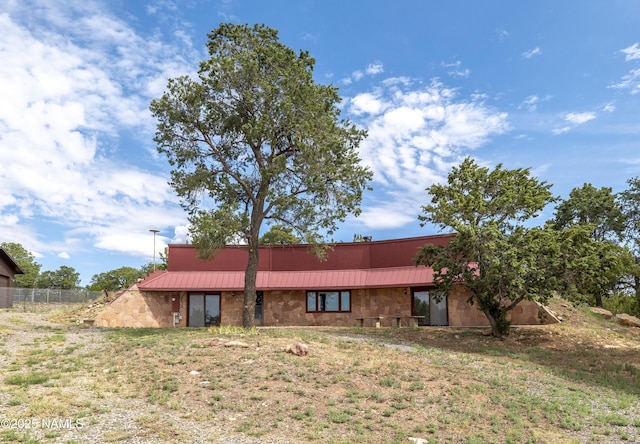 5920 Wildflower Rd, Flagstaff, AZ 86004 - rear view of house with metal roof