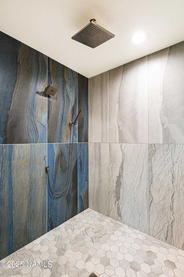 1451 N Mariposa Rd, Flagstaff, AZ 86004 - bathroom view of tiled shower
