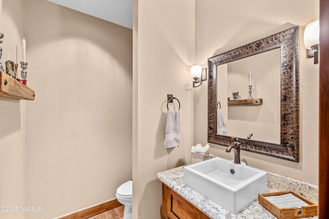 2047 E Del Rae Dr Unit 163, Flagstaff, AZ 86005 - bathroom featuring vanity and wood finished floors