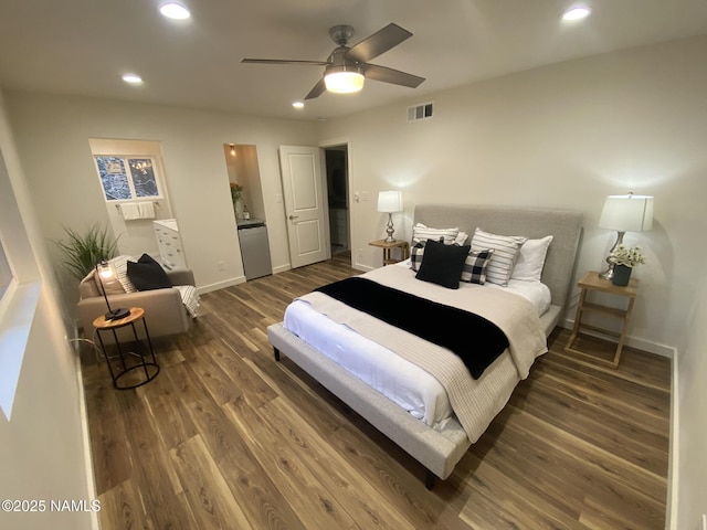 1024 E Hillcrest Dr, Flagstaff, AZ 86004 - bedroom with dark wood-type flooring, recessed lighting, baseboards, and a ceiling fan