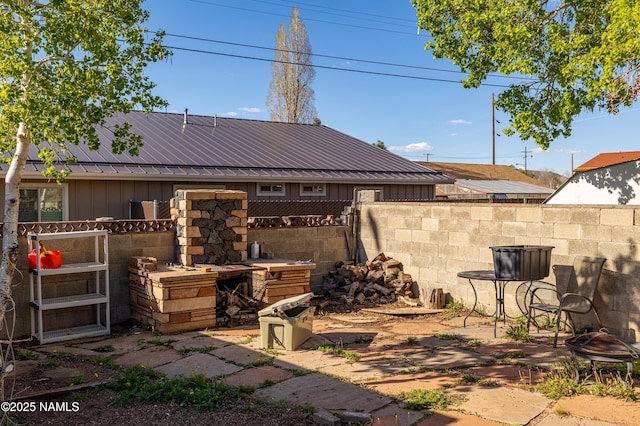 502 N Humbolt St, Williams, AZ 86046 - view of patio featuring fence
