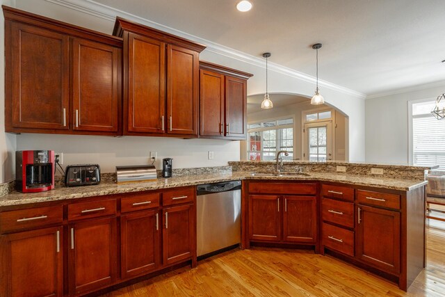 8337 Glenshire Ln, Chattanooga, TN 37421 - kitchen with a peninsula, light wood finished floors, dishwasher, ornamental molding, and a sink
