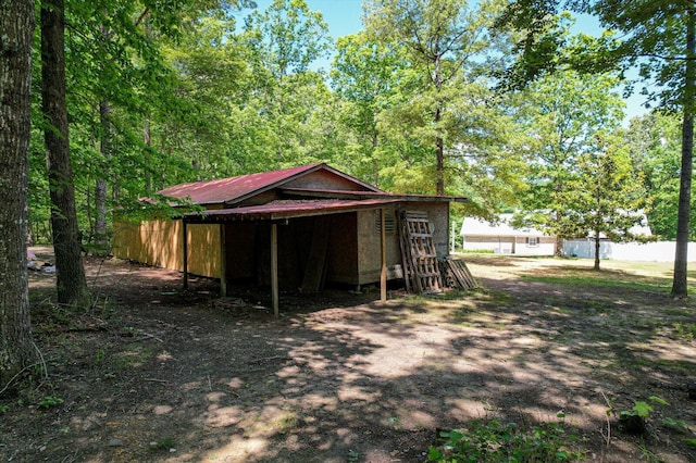 view of outbuilding