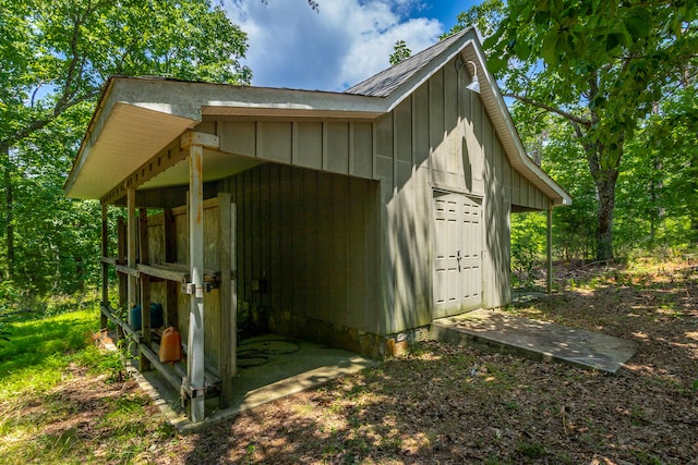 view of outdoor structure