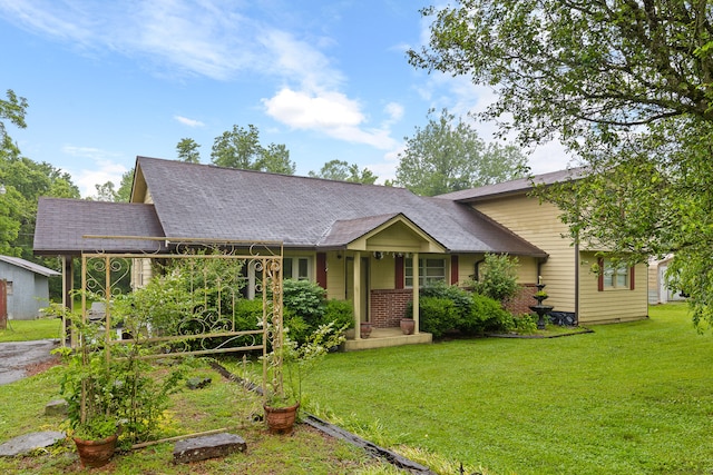 view of front of home with a front yard