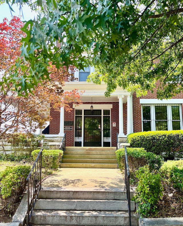 view of front of property with covered porch