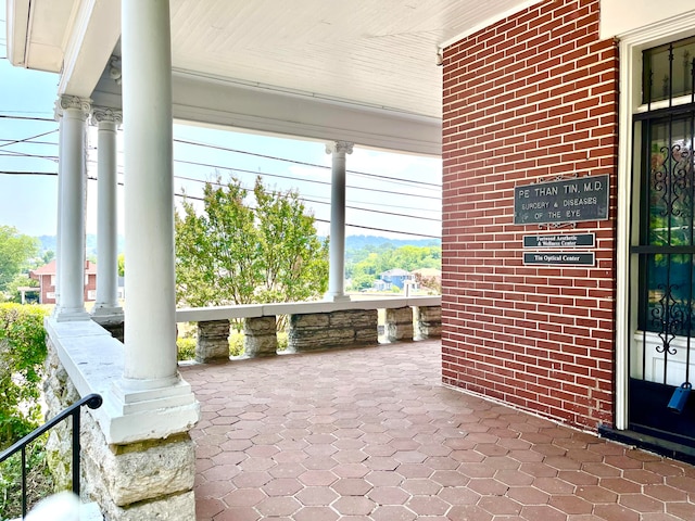 view of patio / terrace with covered porch