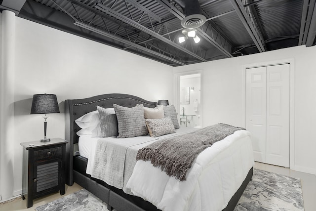 bedroom featuring a closet and ceiling fan