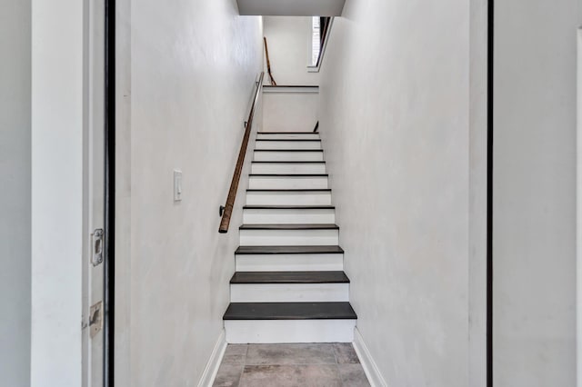 1033 SE Carter Rd, Old Fort, TN 37362 - staircase featuring baseboards