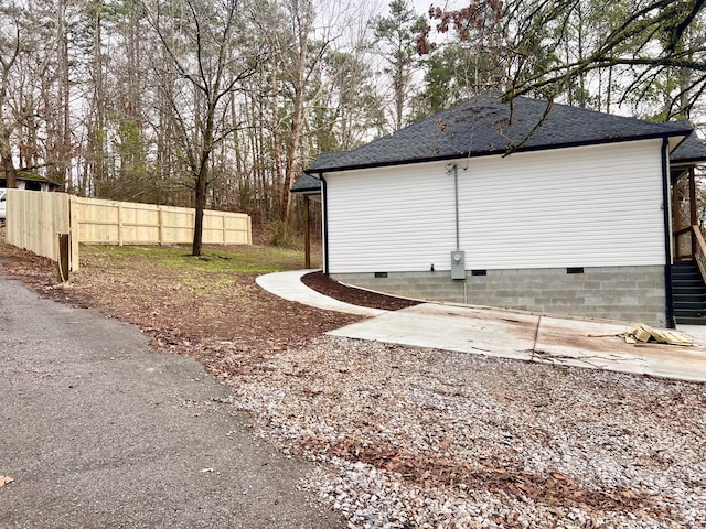 view of yard with a patio area