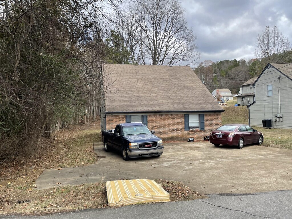 701/705 NE Weeks Dr, Cleveland, TN 37312 - photo 1