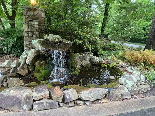 Listing photo 2 for 7756 Rocky Ledge Dr Unit 56, Hixson TN 37343