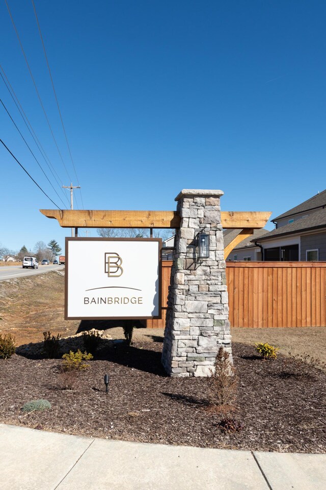 view of community / neighborhood sign