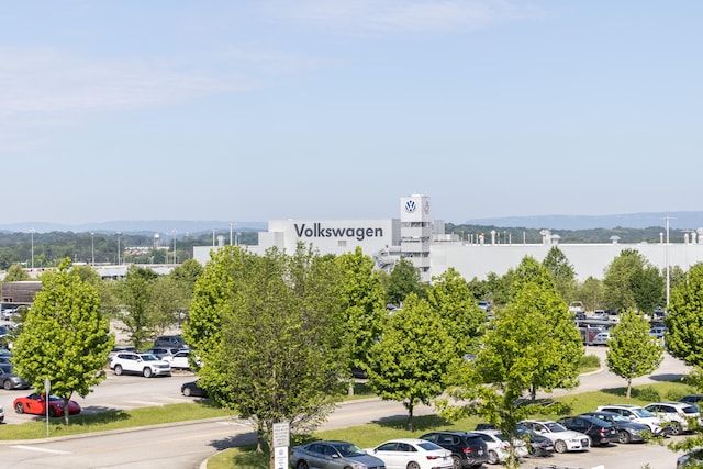 bird's eye view featuring a mountain view