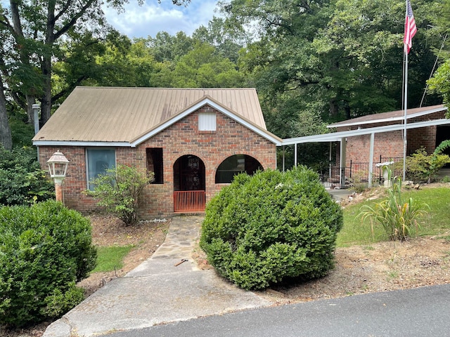 view of front of property with covered porch