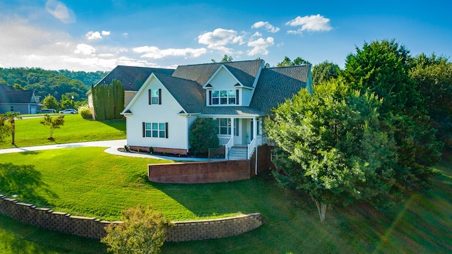 view of front facade with a front lawn