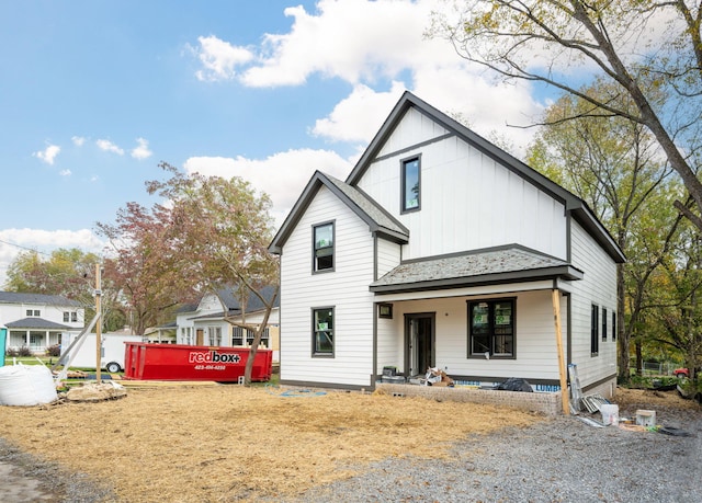 view of modern farmhouse style home