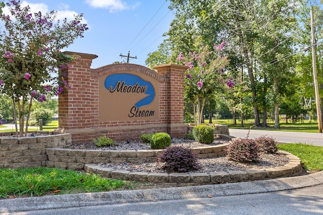 view of community / neighborhood sign