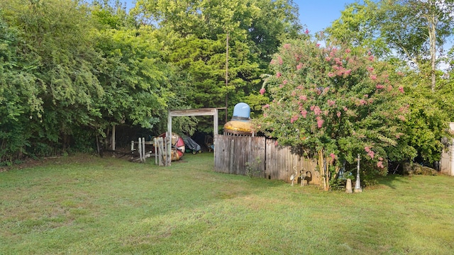 view of yard with a carport