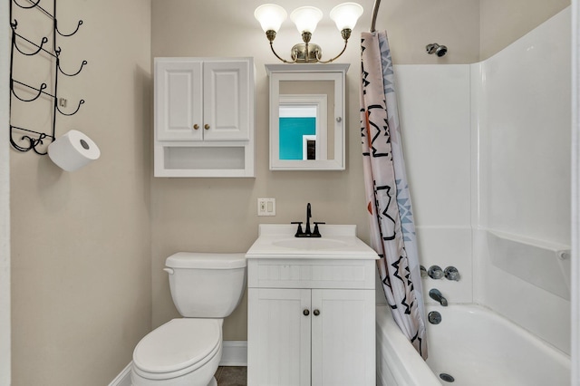 full bathroom with shower / bath combo with shower curtain, vanity, and toilet