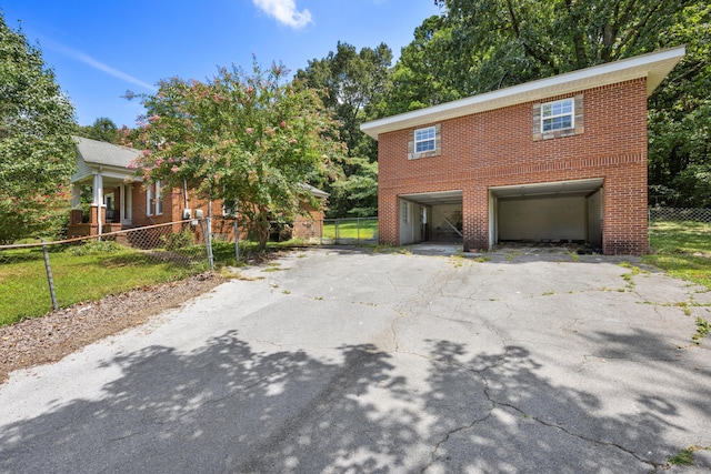 view of front of home featuring a garage