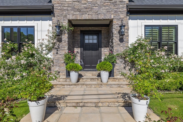 view of property entrance