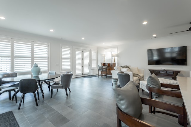 dining room with ceiling fan