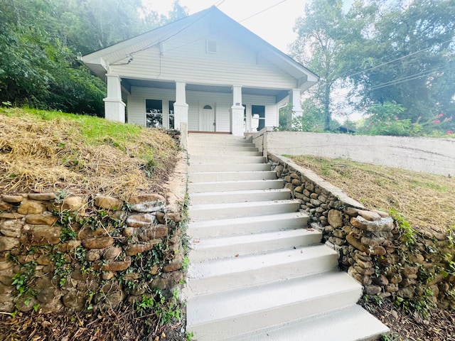 view of front facade with covered porch