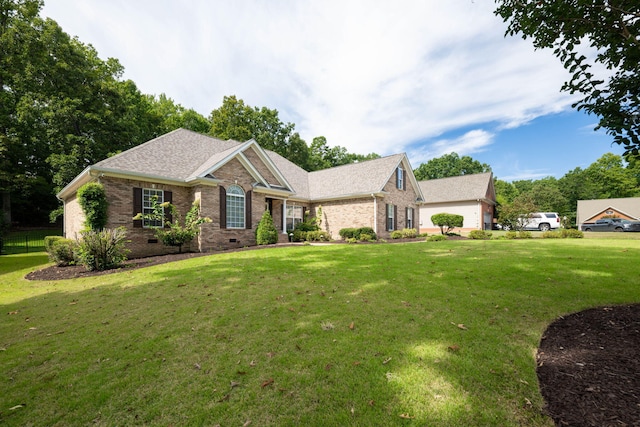 view of front of property featuring a front lawn