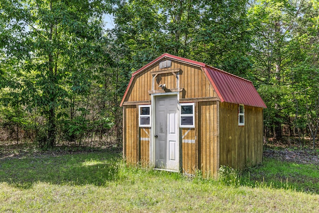 view of outbuilding