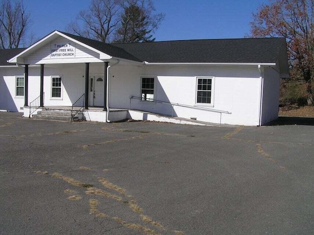 view of front of house with covered porch