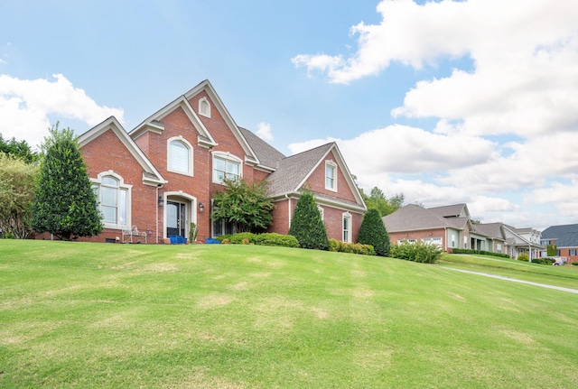 view of front of property with a front yard