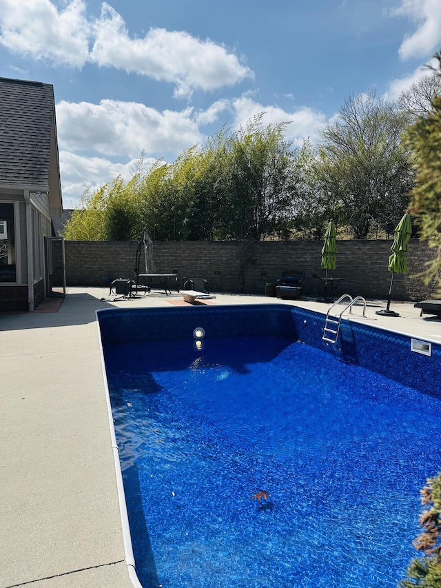 153 Thorncrest Dr, Ringgold, GA 30736 - view of pool with a patio, a fenced backyard, and a diving board