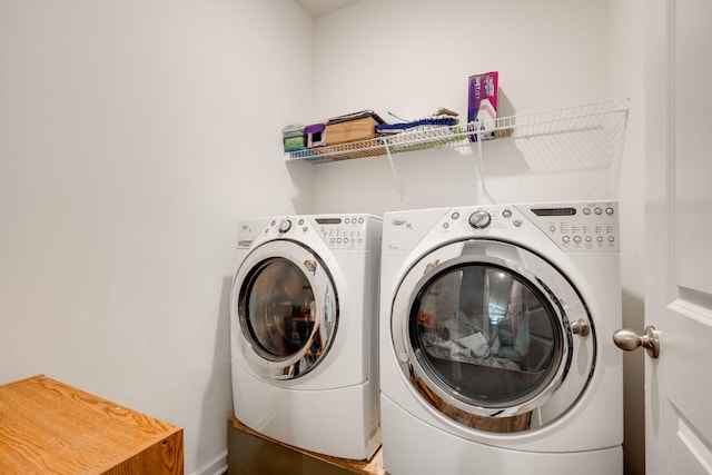 144 Ridgelake Cir Unit 122, Fort Oglethorpe, GA 30742 - laundry area featuring washer and dryer