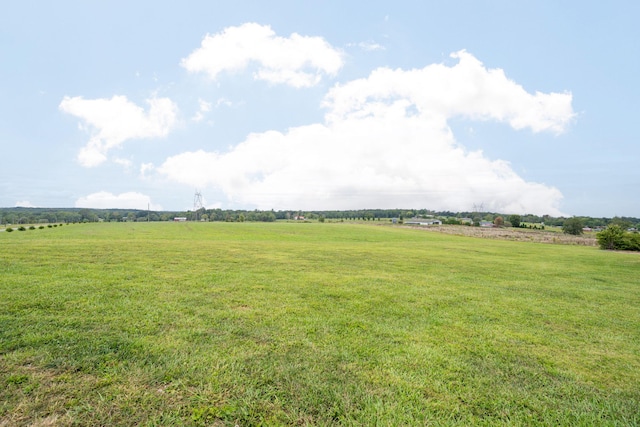 view of yard featuring a rural view