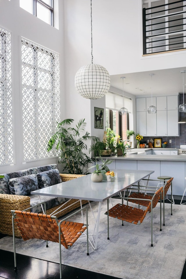 129 Walnut St Unit 23, Chattanooga, TN 37403 - dining room featuring a high ceiling and breakfast area