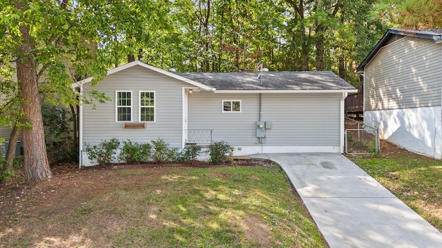 exterior space featuring a front lawn