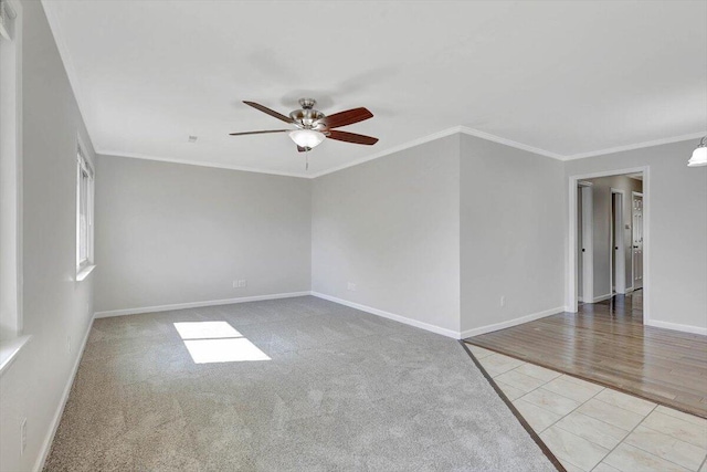 unfurnished room featuring light wood-type flooring, crown molding, and ceiling fan