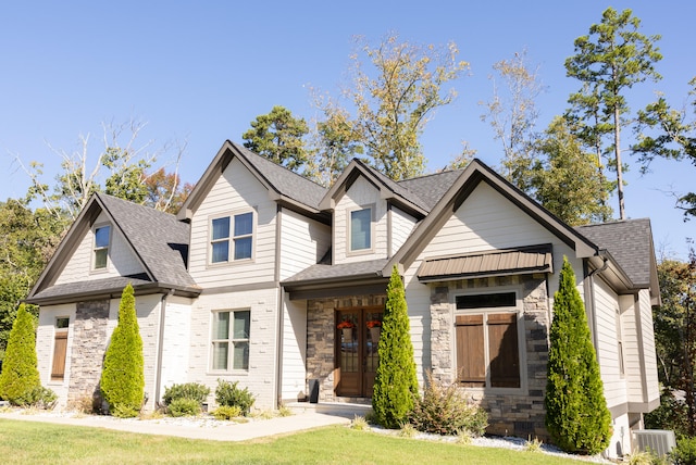 view of front of house with a front lawn