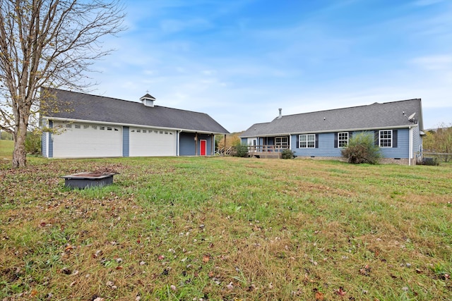 ranch-style home featuring a front lawn